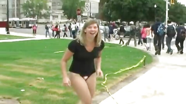 एक छोटे से सेक्सी फिल्म वीडियो फुल एचडी थरथानेवाला को छूने से एक युवा शौकिया cums की भव्य योनि