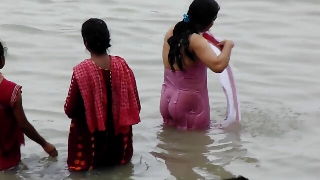 बड़े स्तन वाले मम्मी स्पष्ट रूप से एक अच्छे अच्छे हिंदी में फुल सेक्सी फिल्म स्पैंकिंग के लिए तरस गए