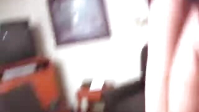 बस्टी रूबी ने जकूजी में एक हिंसक संभोग करने के लिए अपनी क्लिट और चूत को सेक्सी वीडियो मूवी एचडी झटका दिया